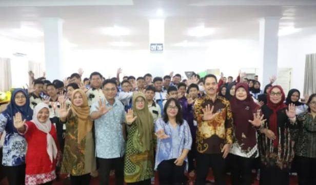 Polda Kaltim dan Diskominfo Edukasi Pelajar tentang Bahaya Hoax dan Konten Pornografi