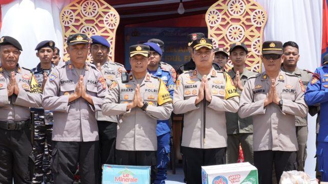 Kapolres Kutim Tinjau Pos Pam Pantai Kenyamukan, Pastikan Pengamanan Ops Ketupat Mahakam Siap Layani Wisatawan