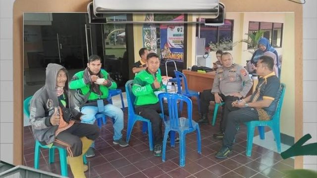 Polres Berau Kembali Gelar Program Mingguan “Warung Berkah”, 100 Porsi Makan Gratis Dibagikan  