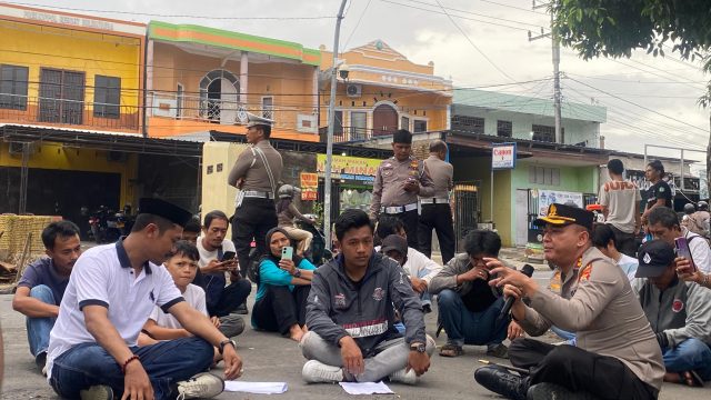 Kapolres Bulukumba Pilih Duduk Bersama Peserta Aksi, Pendekatan Humanis Tuai Apresiasi