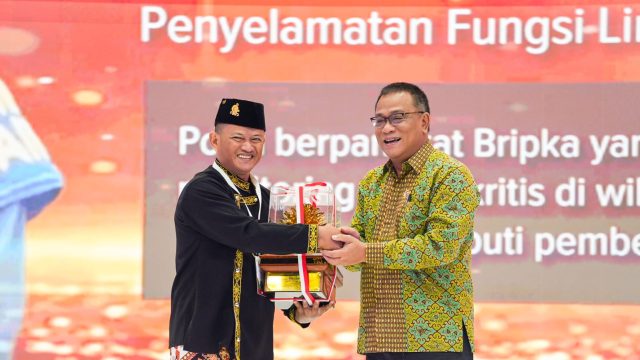 Dedikasi Jaga Ekosistem Pesisir, Personel Ditpolairud Polda Kaltim Aipda Taufik Ismail Raih Penghargaan Kalpataru 2026
