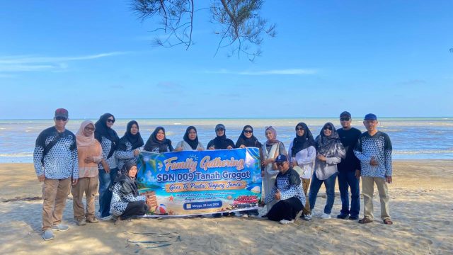 Refleksi dari rutinitas harian Family Gathering SDN 009 Tanah Grogot ,Goes To Pantai Tanjung Jumlai di PPU.