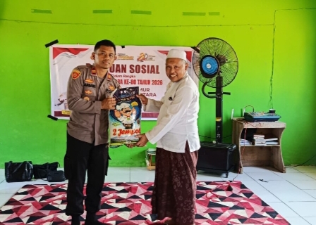 Polsek Sangatta Utara Tebar Sembako ke Santri, Rayakan HUT Bhayangkara ke-80