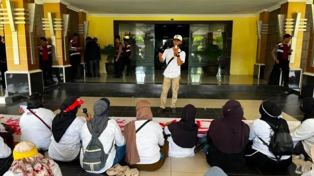 Aksi Damai Kawal MBG di Berau Bubarkan Diri, Massa Kecewa Tak Ditemui Bupati dan Wakil Bupati