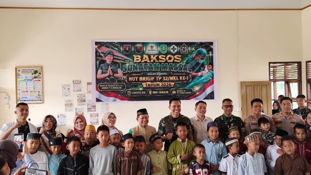 Brigif TP 32/Mangkaliat Gelar Kegiatan Sunatan Massal Dihadiri 50 Peserta di SMAN 1 Bengalon
