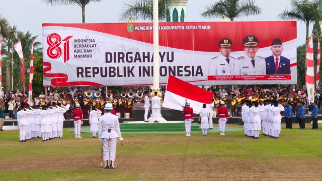 Kapolres Kutim Hadiri Penurunan Sang Merah Putih, Upacara HUT RI ke-81