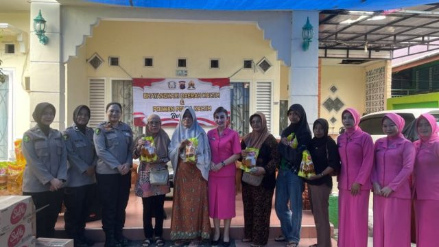 Polwan dan Bhayangkari Polda Kaltim Berbagi, Wujud Nyata Kepedulian untuk Warga